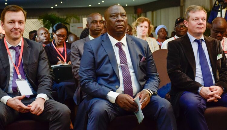 Monsieur le Ministre KOBENAN Kouassi Adjoumani, Ministre d’État, Ministre de l’Agriculture et du Développement Rural, au centre de la photo